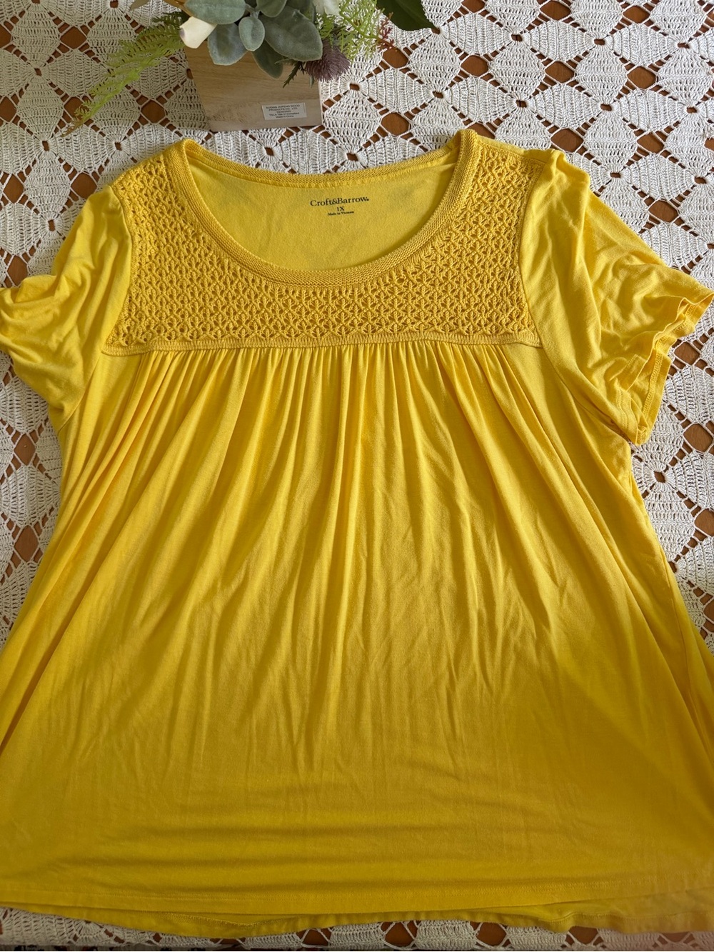croft & barrow Bright Yellow Short Sleeve Scoop Neck Top with Textured Yoke